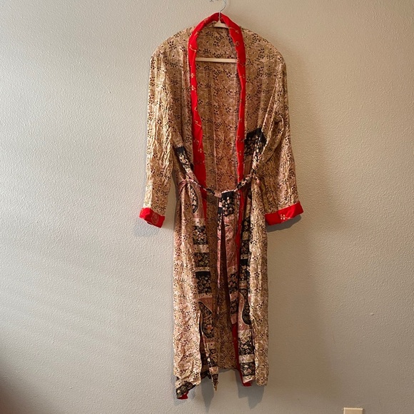 Lost n India silk kimono - Picture 1 of 7